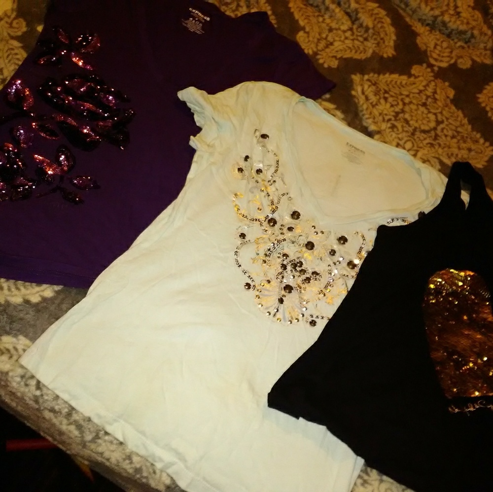 Three piece t shirt lot Express